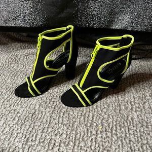 Rouge! Women’s heels